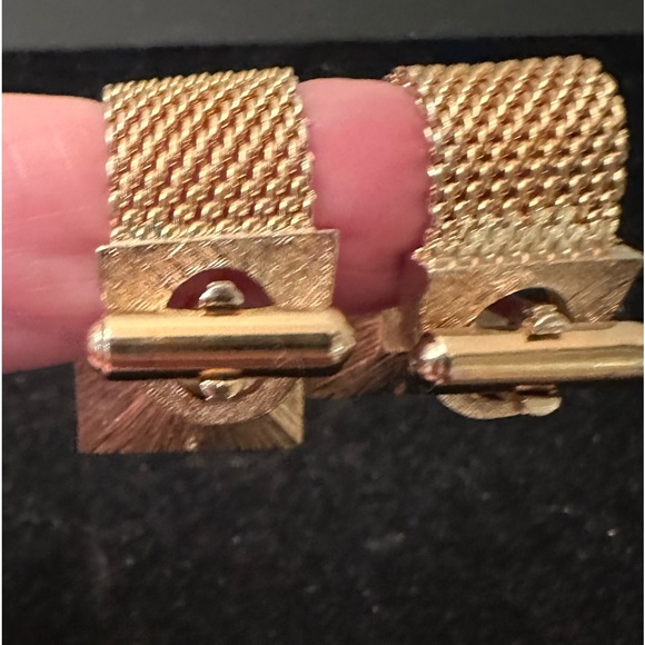 Vintage Swank gold tone with large Aurora Borealis stone cufflinks c1960’s - Picture 3 of 9